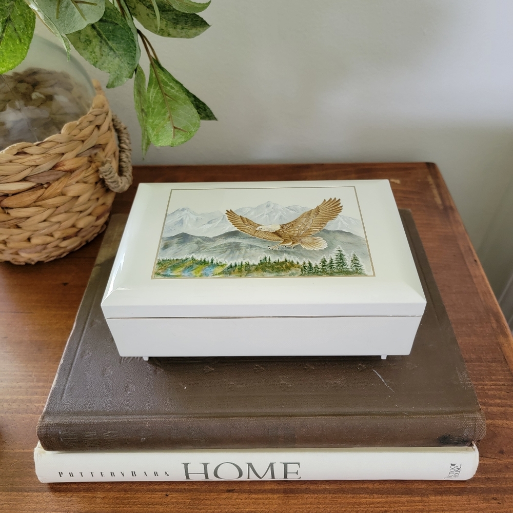 Otagiri Japan Born Free Mountain Eagle Ivory Lacquerware Jewelry Music Box